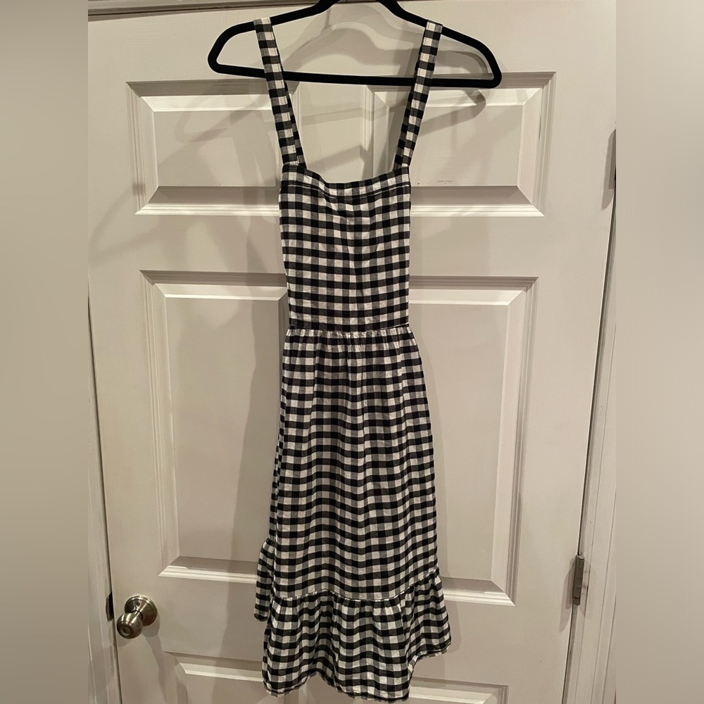 Loft outlet size 6P, black and white checkered dress.